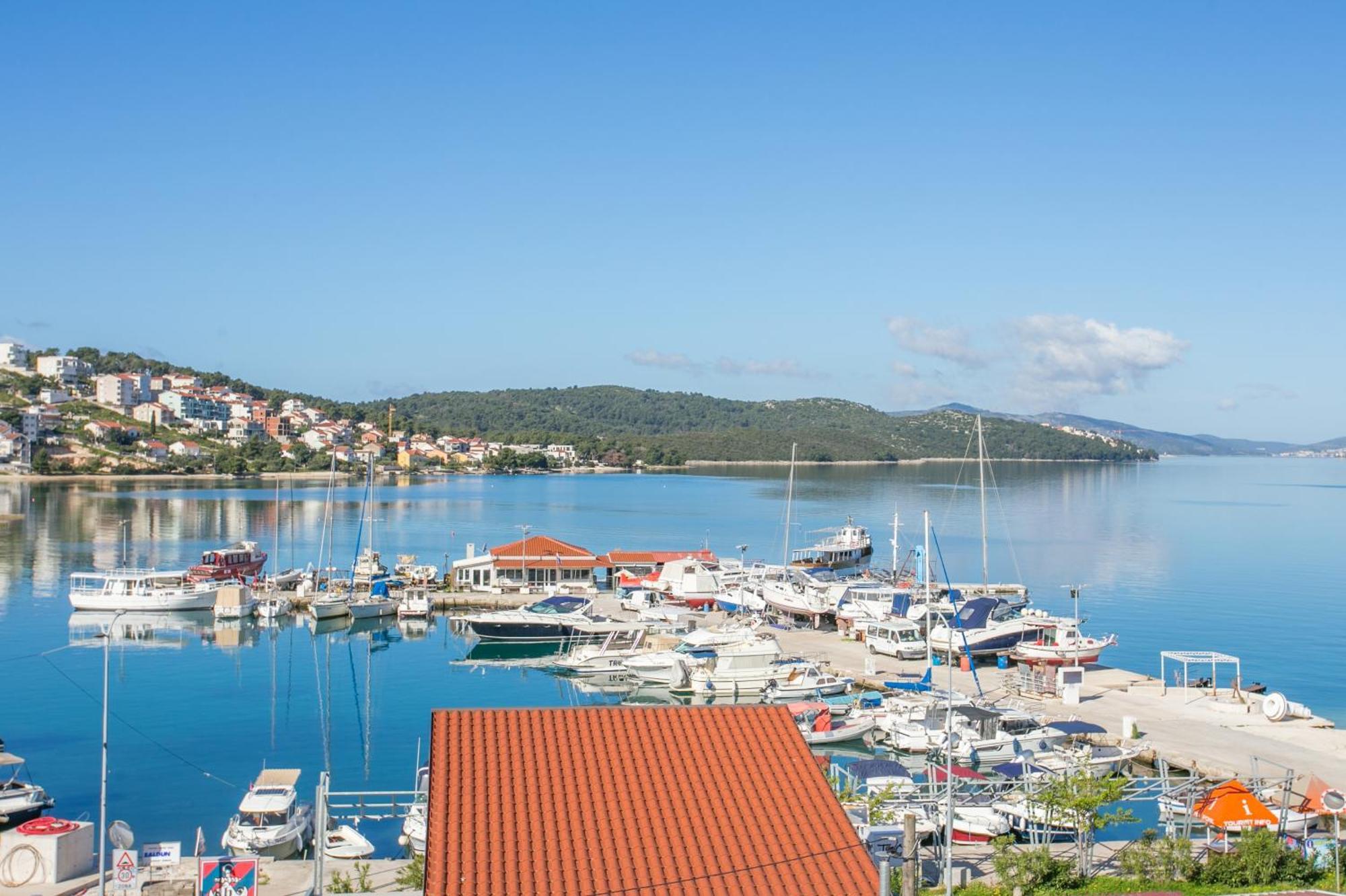 Seaside Apartments With A Swimming Pool Okrug Gornji, Ciovo - 11374 Trogir Eksteriør bilde