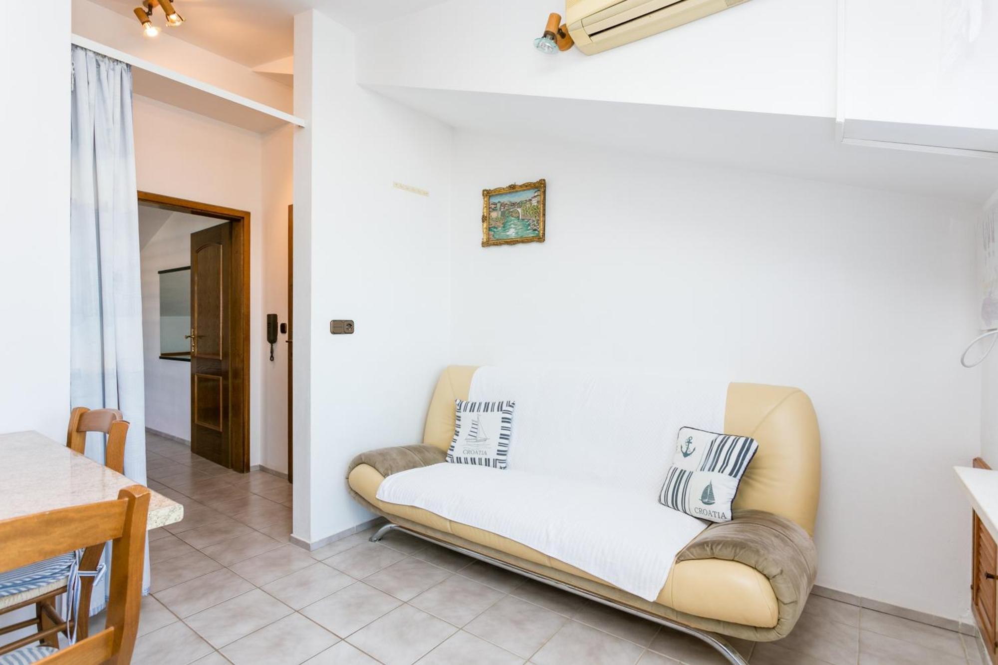 Seaside Apartments With A Swimming Pool Okrug Gornji, Ciovo - 11374 Trogir Rom bilde