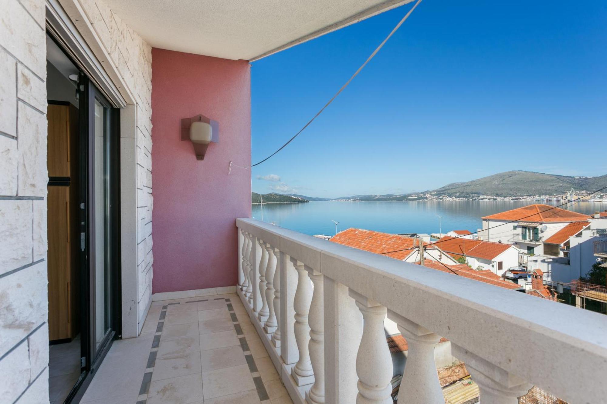 Seaside Apartments With A Swimming Pool Okrug Gornji, Ciovo - 11374 Trogir Eksteriør bilde