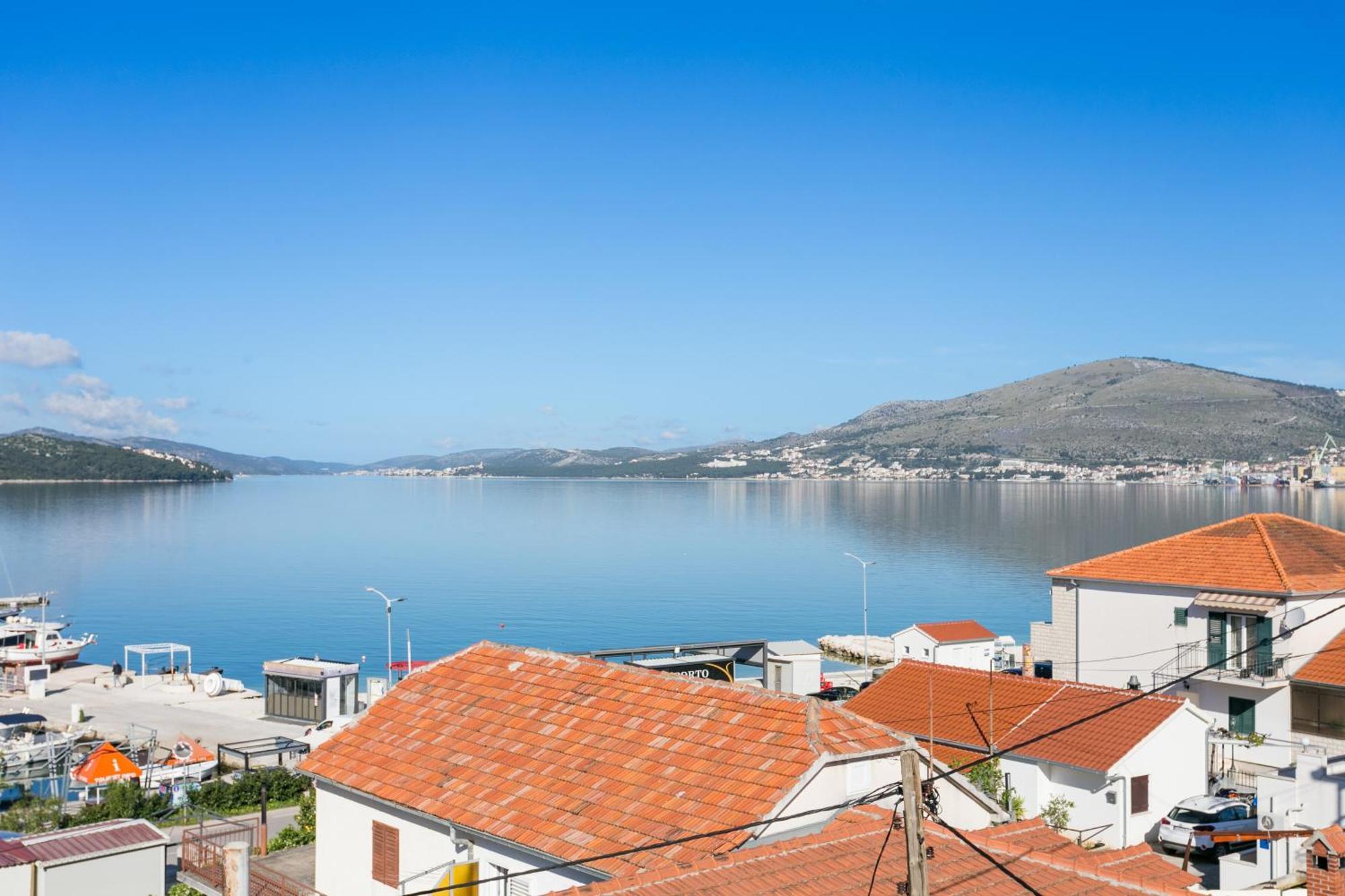 Seaside Apartments With A Swimming Pool Okrug Gornji, Ciovo - 11374 Trogir Eksteriør bilde